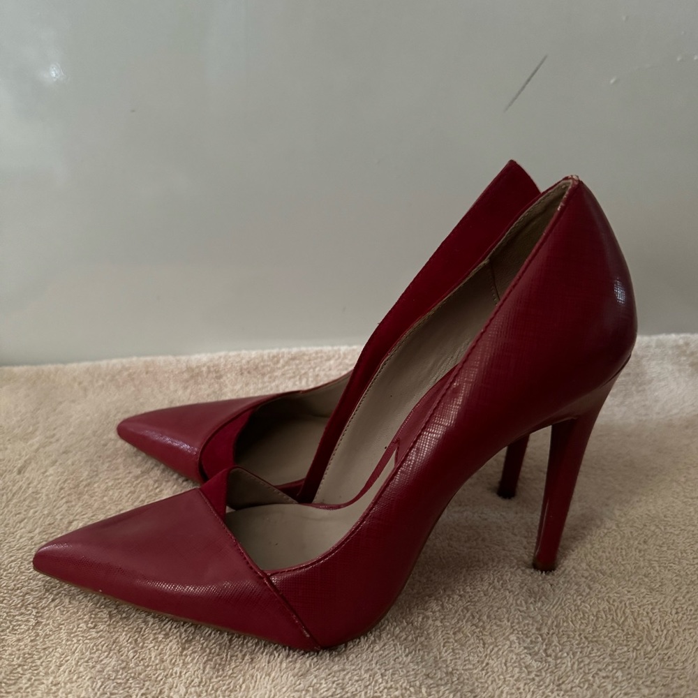 Woman’s Zara Basic Red Stilletos in Sz 36 Euro